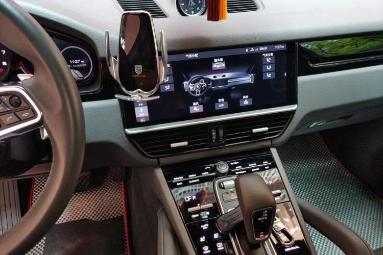 Used Porsche Cayenne 2018 Cayenne 3.0T Audio And AC Panel