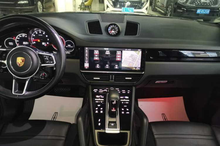 Used Porsche Cayenne 2018 Cayenne 3.0T Audio And AC Panel