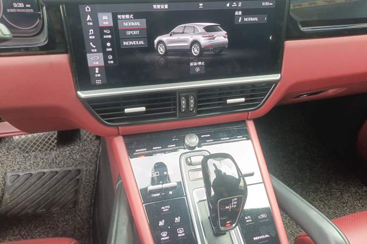 Used Porsche Cayenne 2018 Cayenne 3.0T Audio And AC Panel