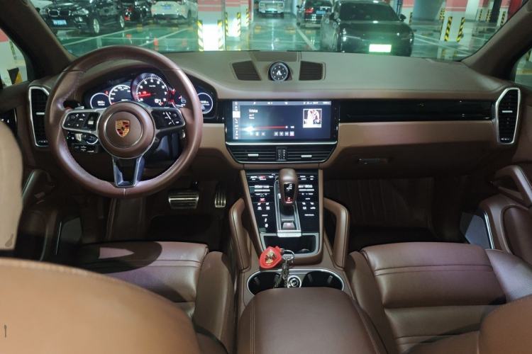 Used Porsche Cayenne 2018 Cayenne S 2.9T Center Console