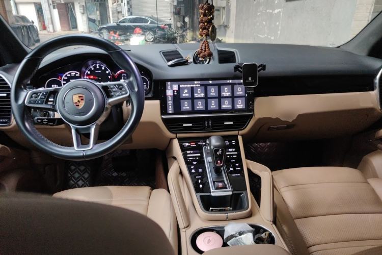 Used Porsche Cayenne 2018 Cayenne 3.0T Center Console