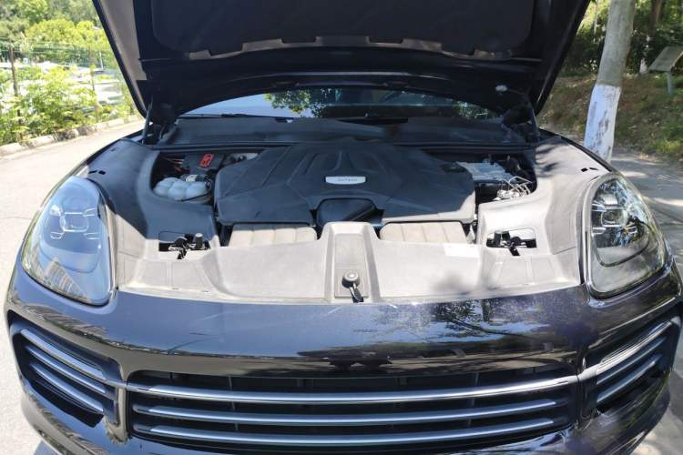 Used Porsche Cayenne 2018 Cayenne 3.0T Engine Bay