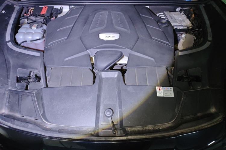 Used Porsche Cayenne 2018 Cayenne 3.0T Engine Bay