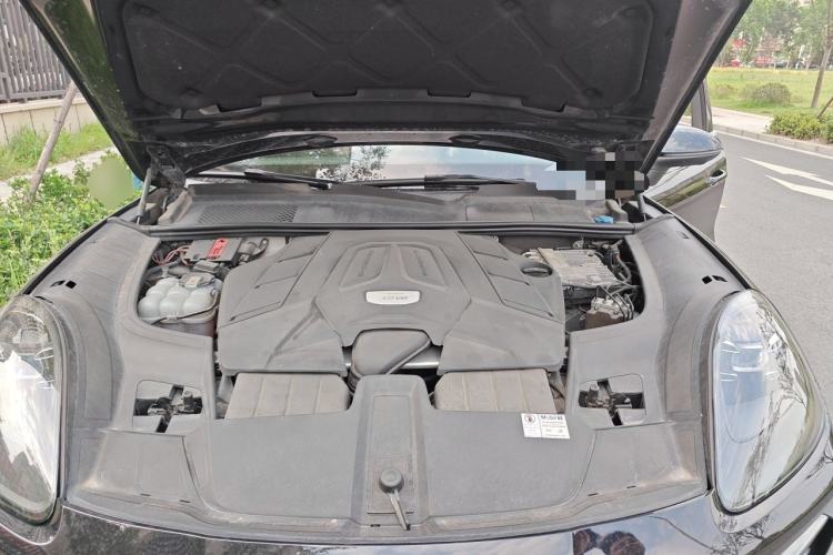 Used Porsche Cayenne 2018 Cayenne 3.0T Engine Bay