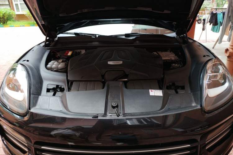 Used Porsche Cayenne 2018 Cayenne 3.0T Engine Bay