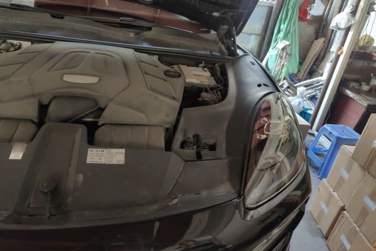 Used Porsche Cayenne 2018 Cayenne 3.0T Engine Bay Left