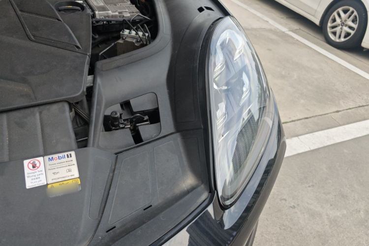 Used Porsche Cayenne 2018 Cayenne 3.0T Engine Bay Left
