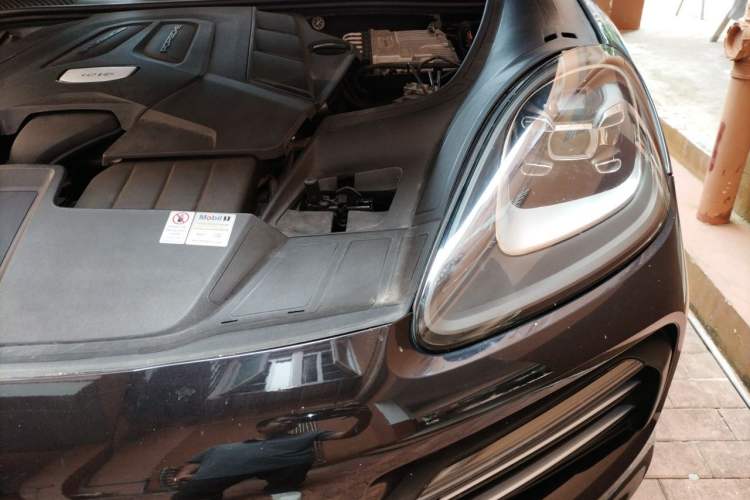 Used Porsche Cayenne 2018 Cayenne 3.0T Engine Bay Left