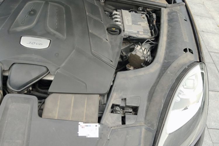Used Porsche Cayenne 2018 Cayenne 3.0T Engine Bay Left
