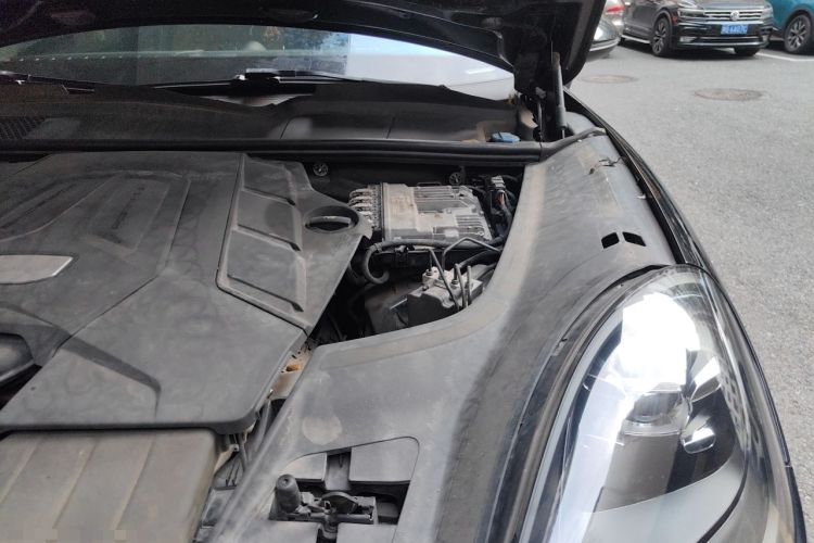 Used Porsche Cayenne 2018 Cayenne 3.0T Engine Bay Left