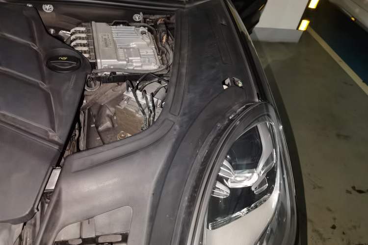 Used Porsche Cayenne 2018 Cayenne 3.0T Engine Bay Left