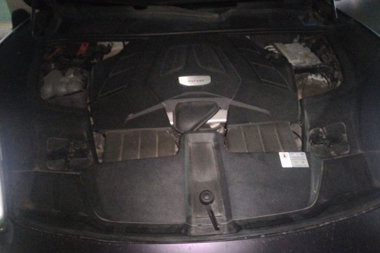 Used Porsche Cayenne 2018 Cayenne 3.0T Engine Bay