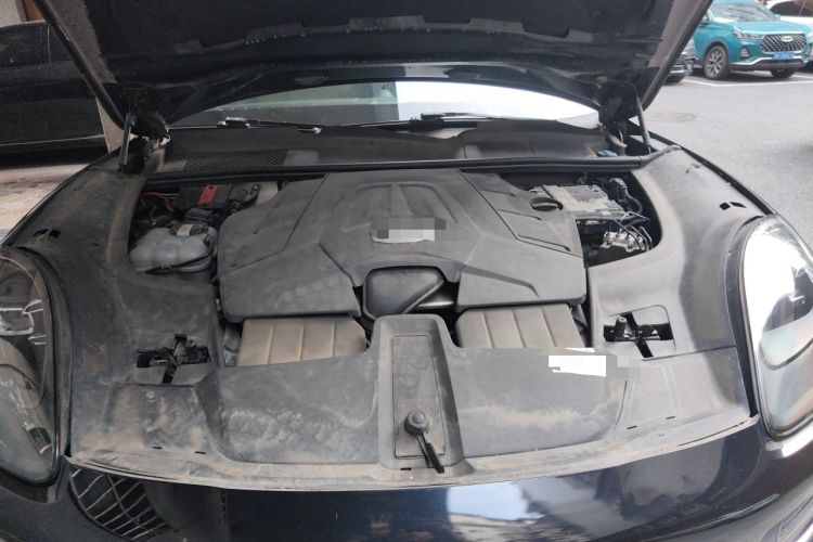 Used Porsche Cayenne 2018 Cayenne 3.0T Engine Bay