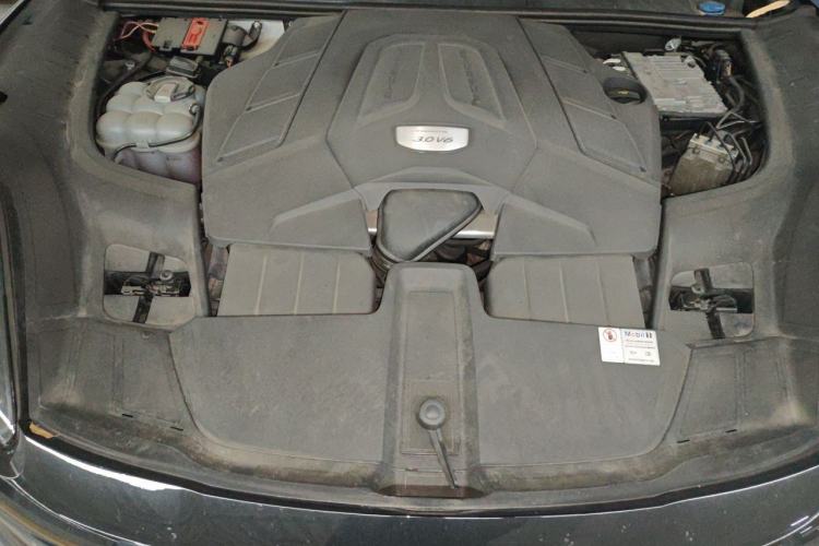 Used Porsche Cayenne 2018 Cayenne 3.0T Engine Bay