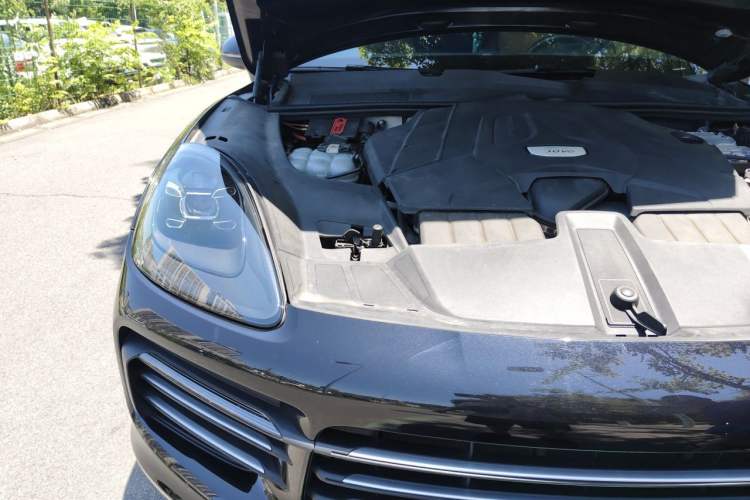 Used Porsche Cayenne 2018 Cayenne 3.0T Engine Bay Right