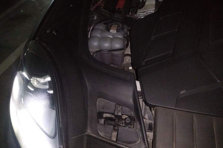 Used Porsche Cayenne 2018 Cayenne 3.0T Engine Bay Right