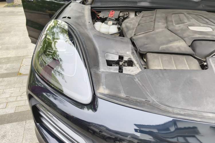 Used Porsche Cayenne 2018 Cayenne 3.0T Engine Bay Right
