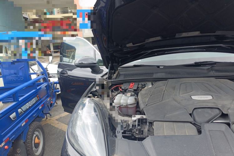 Used Porsche Cayenne 2018 Cayenne 3.0T Engine Bay Right