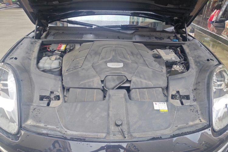 Used Porsche Cayenne 2018 Cayenne 3.0T Engine Bay
