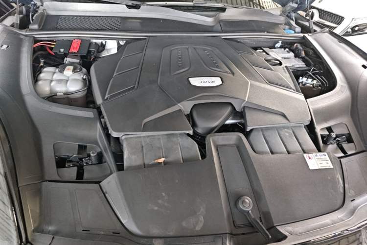 Used Porsche Cayenne 2018 Cayenne 3.0T Engine Bay