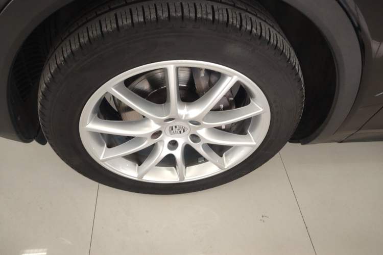 Used Porsche Cayenne 2018 Cayenne 3.0T Exterior 4