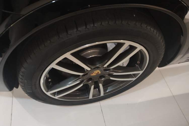 Used Porsche Cayenne 2018 Cayenne Turbo 4.0T Exterior 4