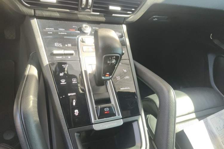 Used Porsche Cayenne 2018 Cayenne 3.0T Gear Lever