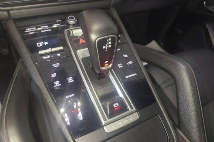 Used Porsche Cayenne 2018 Cayenne 3.0T Gear Lever