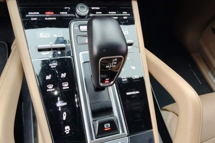Used Porsche Cayenne 2018 Cayenne 3.0T Gear Lever
