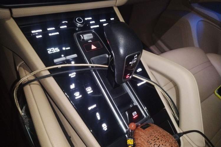 Used Porsche Cayenne 2018 Cayenne 3.0T Gear Lever