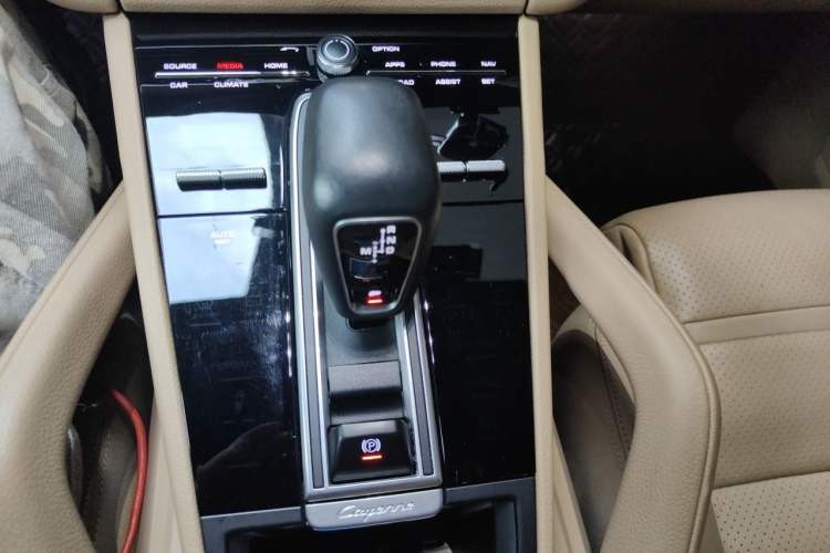 Used Porsche Cayenne 2018 Cayenne 3.0T Gear Lever