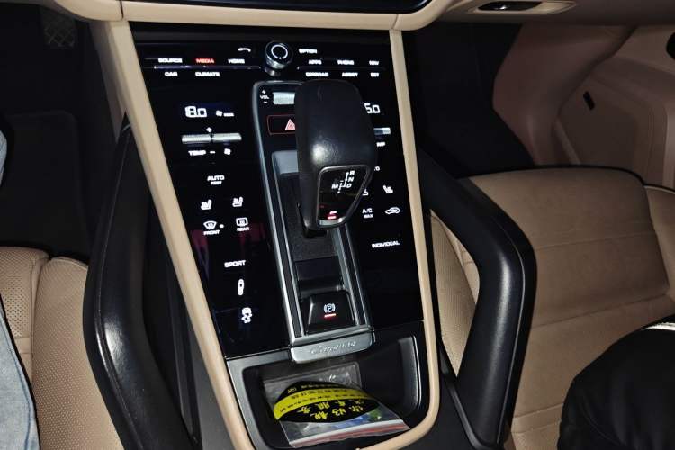 Used Porsche Cayenne 2018 Cayenne 3.0T Gear Lever