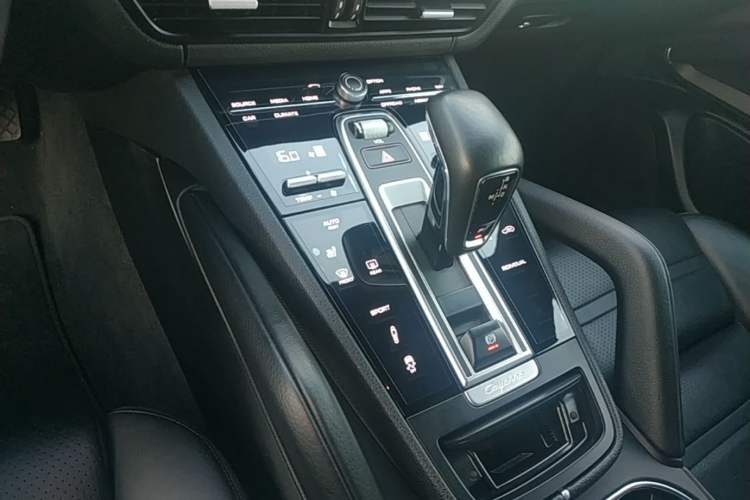 Used Porsche Cayenne 2018 Cayenne 3.0T Gear Lever