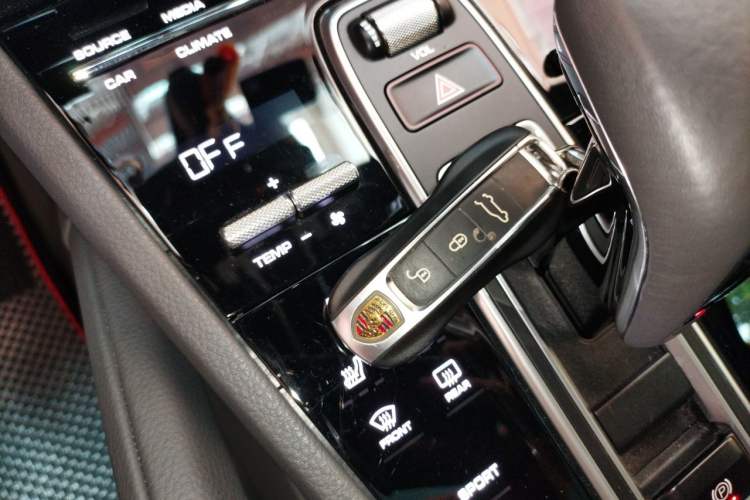 Used Porsche Cayenne 2018 Cayenne 3.0T Interior 1