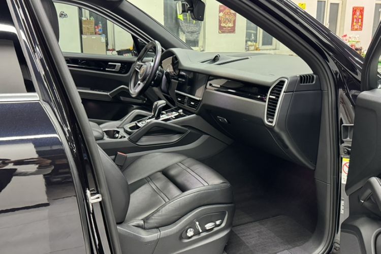 Used Porsche Cayenne 2018 Cayenne 3.0T Interior 2
