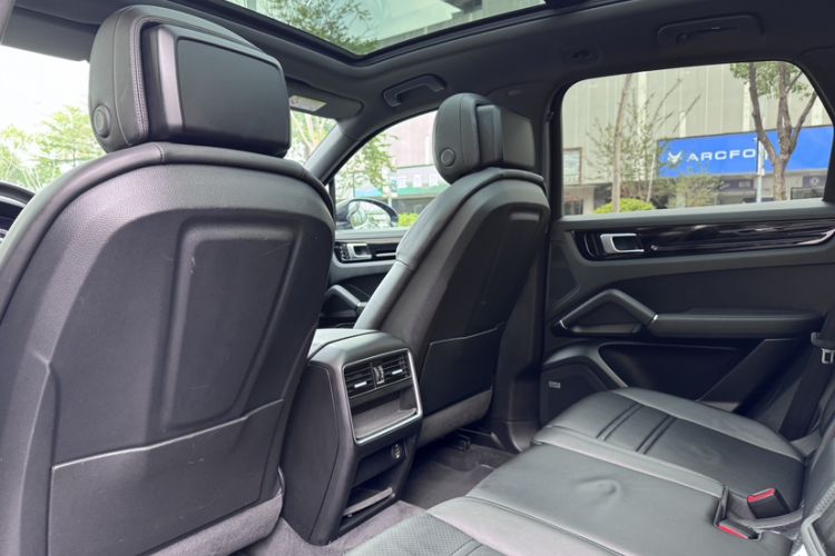 Used Porsche Cayenne 2018 Cayenne 3.0T Interior 3