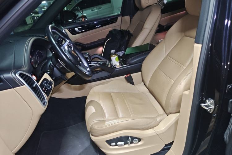 Used Porsche Cayenne 2018 Cayenne 3.0T Left Front Seat