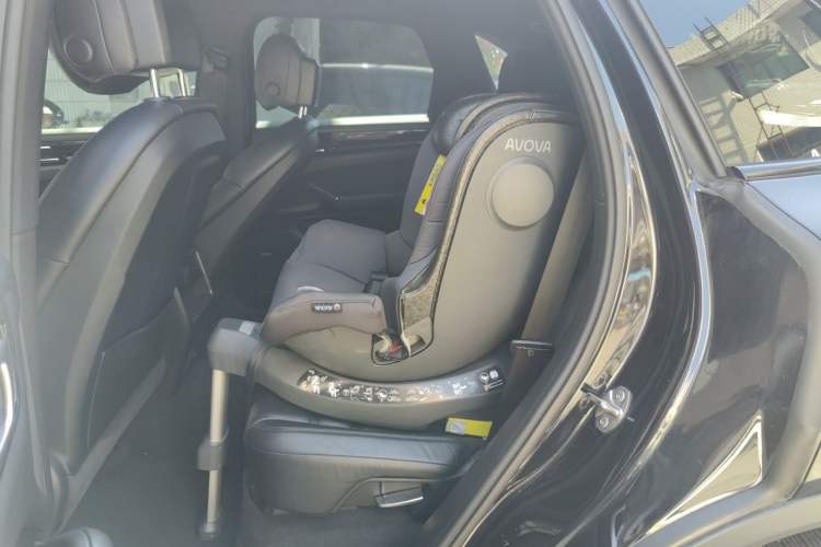 Used Porsche Cayenne 2018 Cayenne 3.0T Left Rear Seat