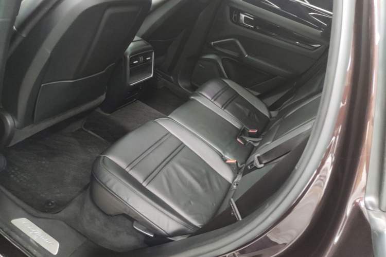 Used Porsche Cayenne 2018 Cayenne 3.0T Left Rear Seat