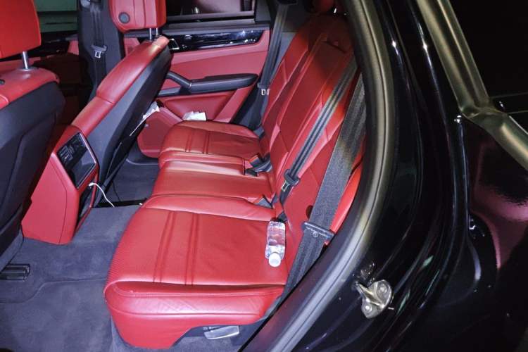 Used Porsche Cayenne 2018 Cayenne 3.0T Left Rear Seat