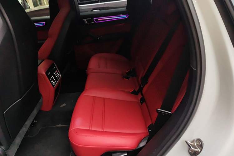 Used Porsche Cayenne 2018 Cayenne 3.0T Left Rear Seat