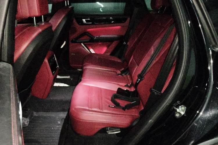 Used Porsche Cayenne 2018 Cayenne 3.0T Left Rear Seat