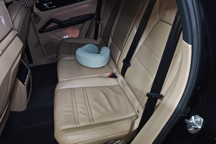 Used Porsche Cayenne 2018 Cayenne 3.0T Left Rear Seat