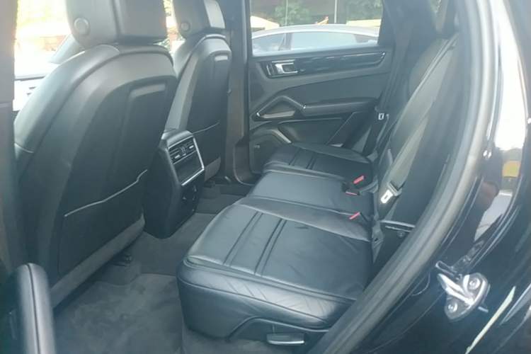 Used Porsche Cayenne 2018 Cayenne 3.0T Left Rear Seat