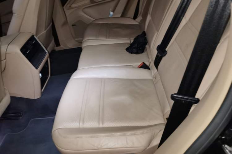 Used Porsche Cayenne 2018 Cayenne 3.0T Left Rear Seat