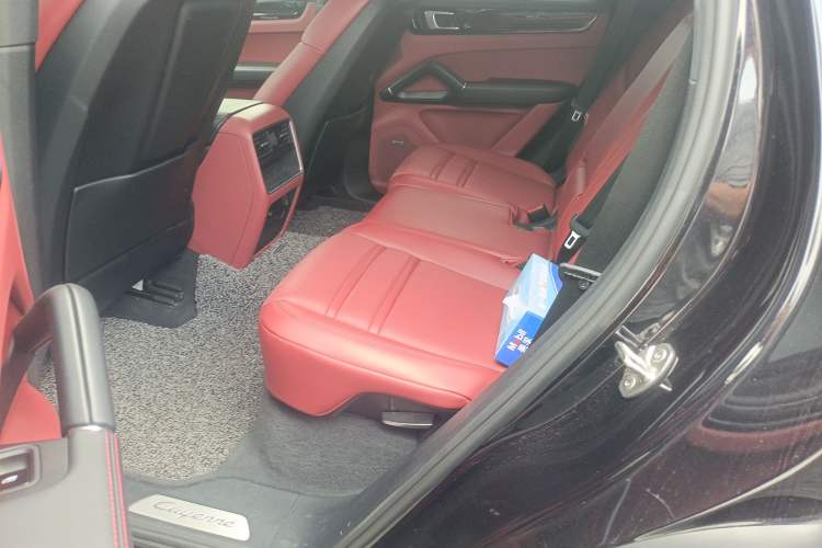 Used Porsche Cayenne 2018 Cayenne 3.0T Left Rear Seat
