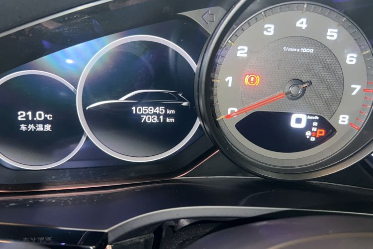 Used Porsche Cayenne 2018 Cayenne 3.0T Odometer Close Up