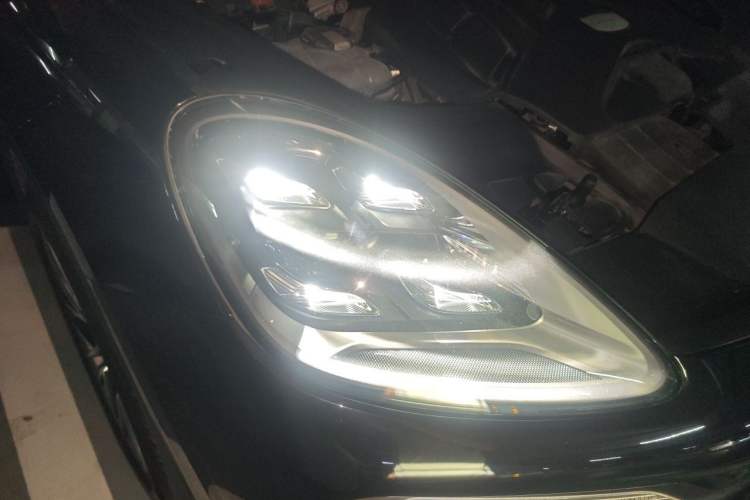 Used Porsche Cayenne 2018 Cayenne S 2.9T Right Front Headlight