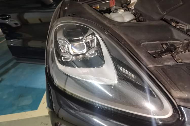 Used Porsche Cayenne 2018 Cayenne 3.0T Right Front Headlight