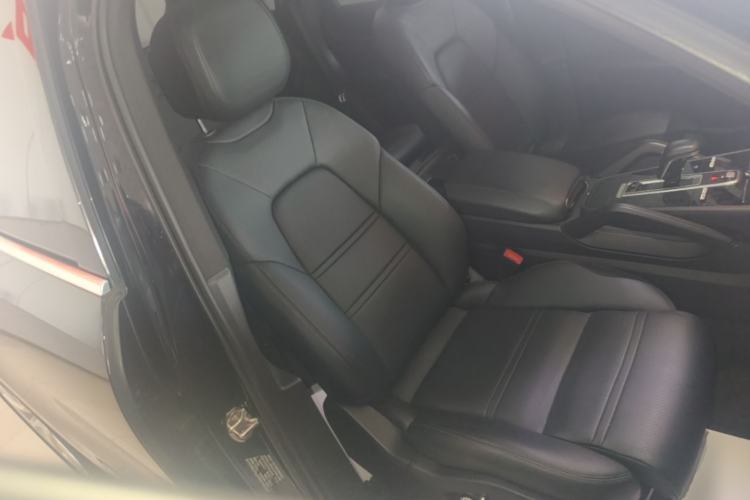 Used Porsche Cayenne 2018 Cayenne 3.0T Right Front Seat